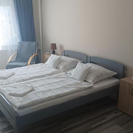Panel Hause Kazincbarcika Apartment Luaran gambar